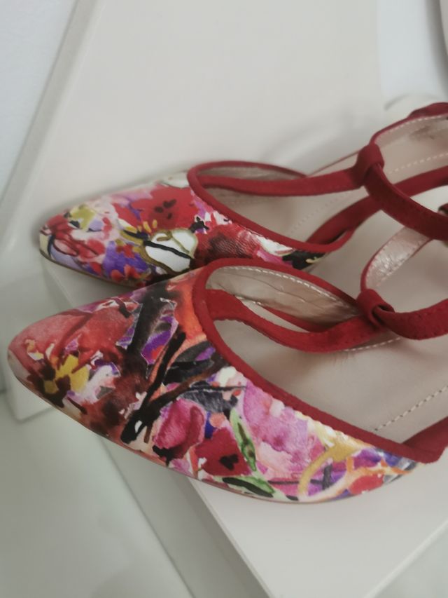 Zapatos tacón rojo - Flores