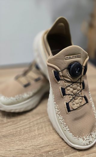Zapatillas Under Armour Slip Speed Beige