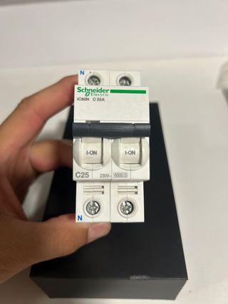 Interruptor Schneider iC60N C25A