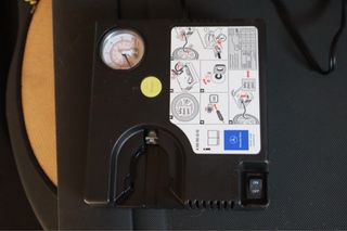 Kit antipinchazos original Mercedes-Benz 