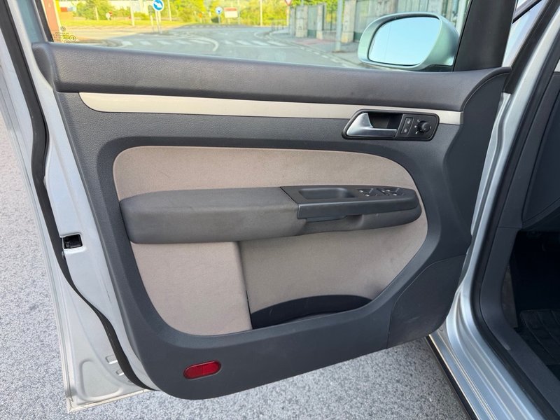 Volkswagen Touran 1.9 TDI Traveller 2007, foto 16