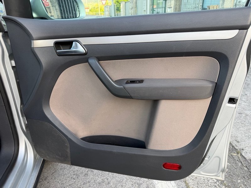 Volkswagen Touran 1.9 TDI Traveller 2007, foto 15