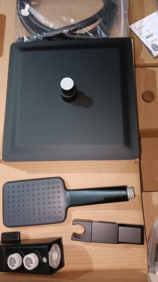 Colonna Doccia Sensea Studio Nera,senza rubinetto.