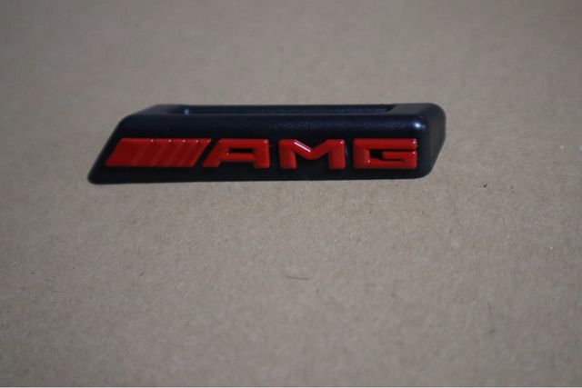 Insignia Original AMG –Parrilla Delantera Mercedes