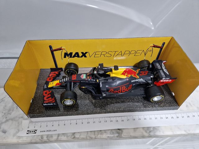 1:24 Verstappen RB16 Red Bull
