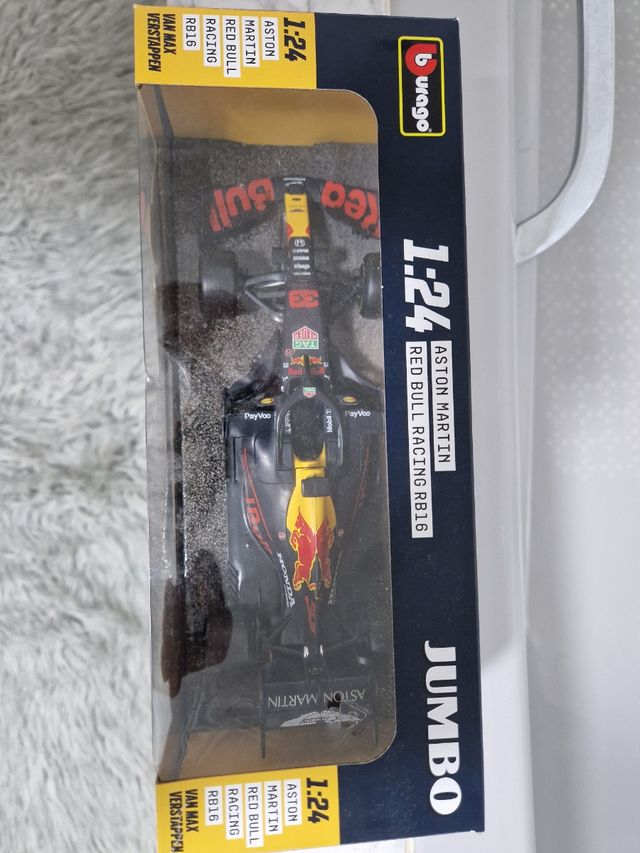 1:24 Verstappen RB16 Red Bull