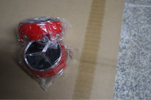 Juego de Insignias Mercedes Rojas