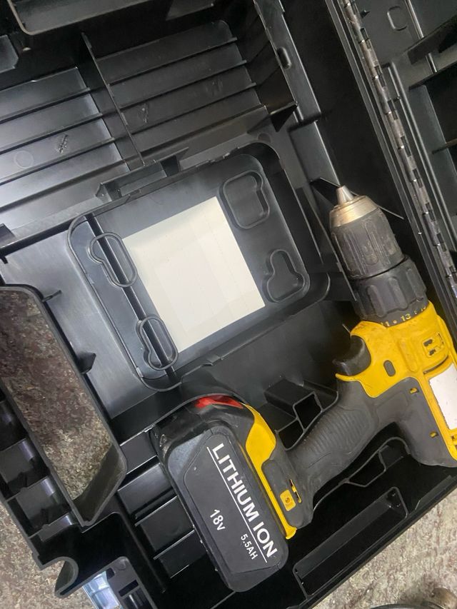 Taladro Dewalt DCD776 + Batería