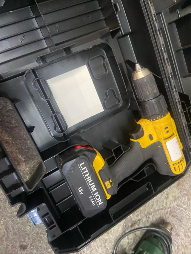 Taladro Dewalt DCD776 + Batería