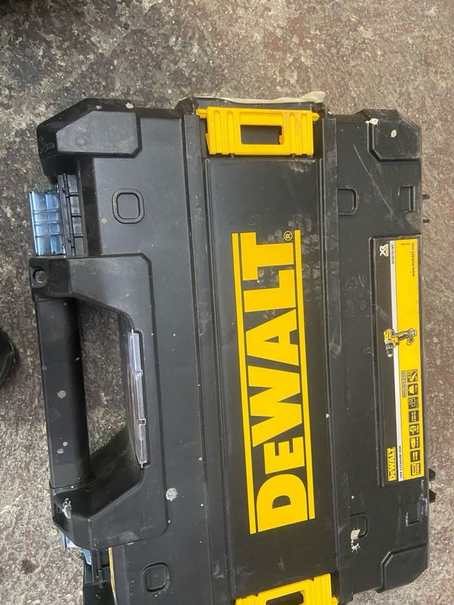 Taladro Dewalt DCD776 + Batería