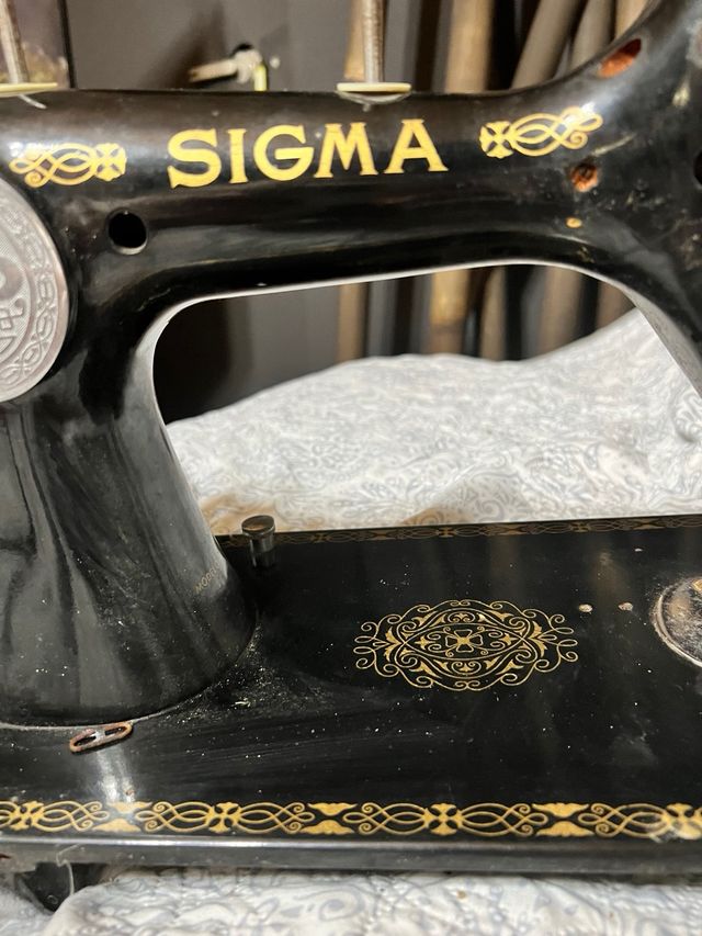 Máquina de Coser Antigua Sigma