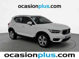 Volvo XC40 T3 Momentum Auto 120 kW (163 CV)