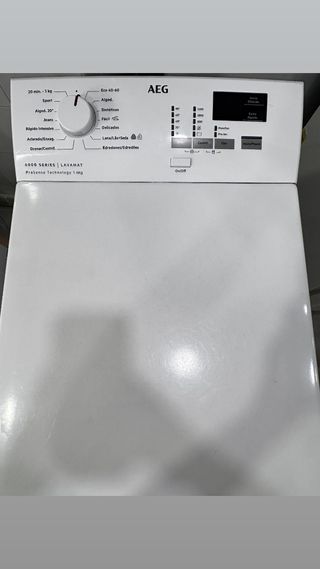 LAVADORA DE CARGA SUPERIOR MARCA AEG DE 6 KILOS 