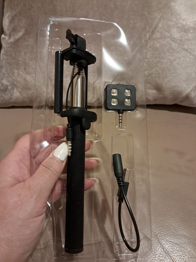 Selfie Stick Soundlogic c/ Flash