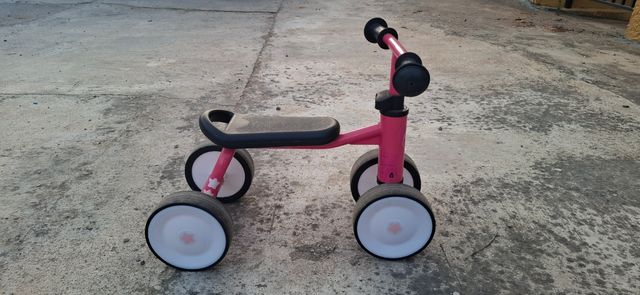 Bicicleta infantil rosa, 1-2 años