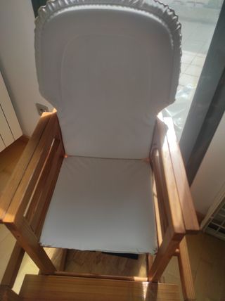 Trona convertible mesa-silla
