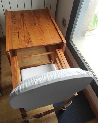 Trona convertible mesa-silla