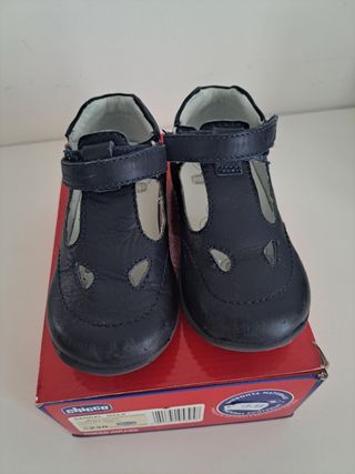 Sandali con occhi Chicco