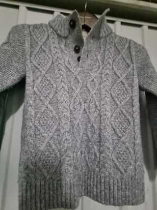 Camisola de malha cinzenta 8 anos