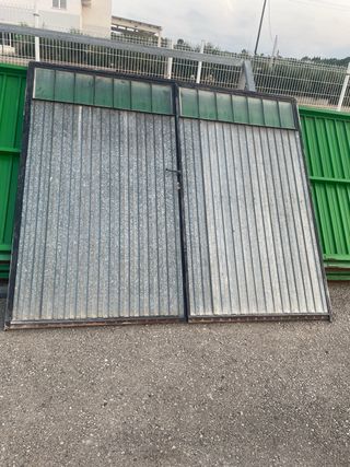 Puerta  2 hojas metálica