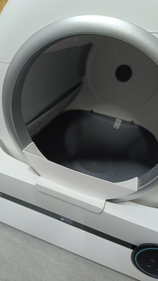 Arenero automático Cecotec. Wifi. Nuevo.