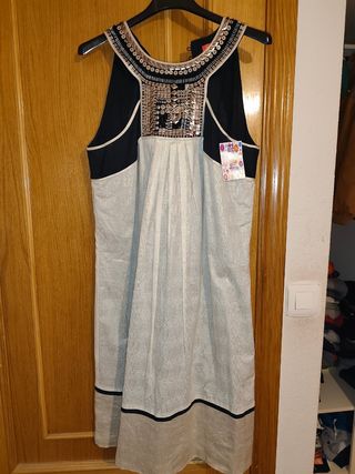 Vestido beige y negro con pedrería,sin estrenar