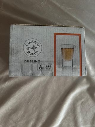 Vasos de cocktail y chupitos