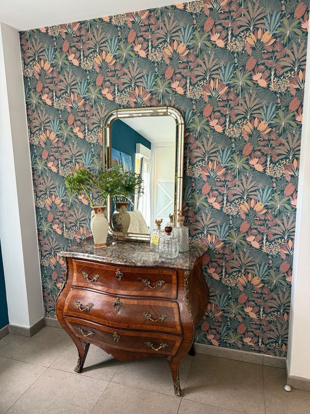 Còmoda Luis XV estilo bombé