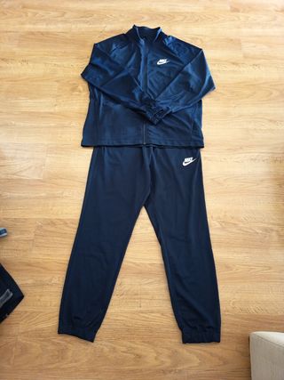 Chándal Nike azul. 