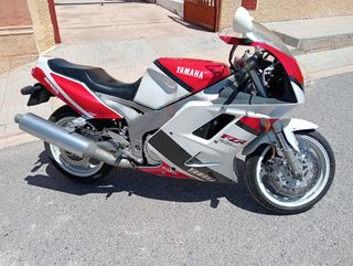 YAMAHA FZR 1000 EXUP - Moto