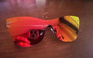 Gafas sol rojas anaranjadas originales