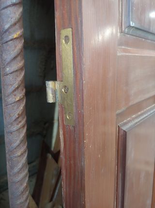 Puerta madera maciza