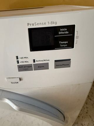 Secadora AEG ProSense 1-8kg