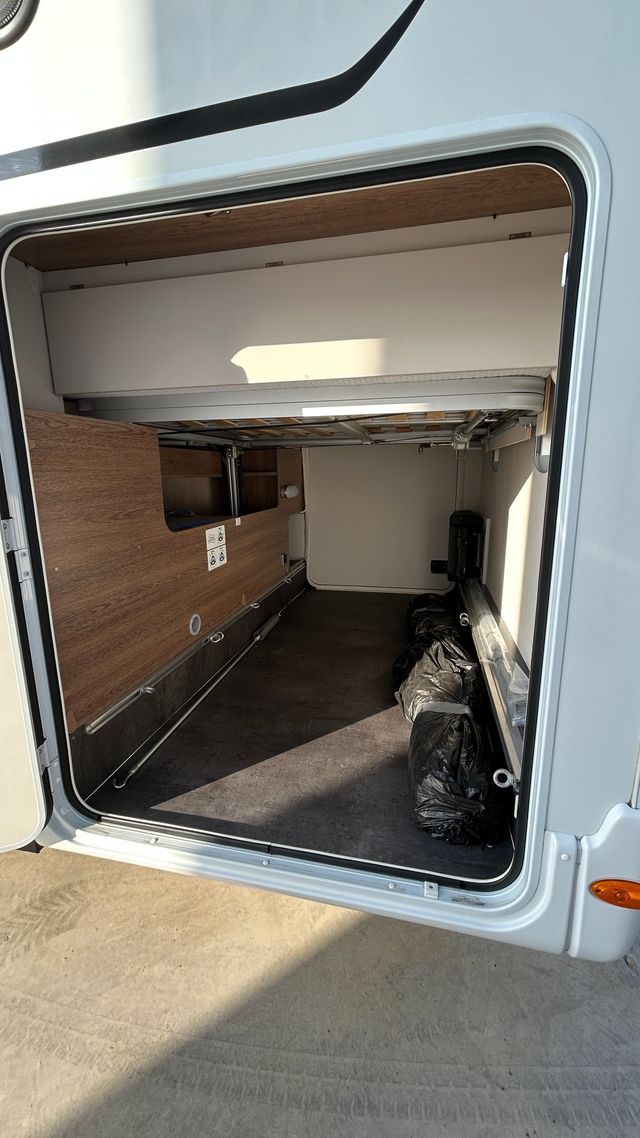 Autocaravana perfilada Dethleffs Trend 7057 Matic