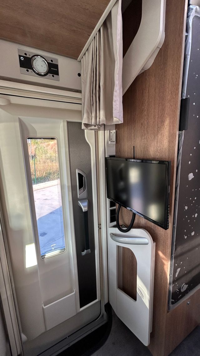 Autocaravana perfilada Dethleffs Trend 7057 Matic