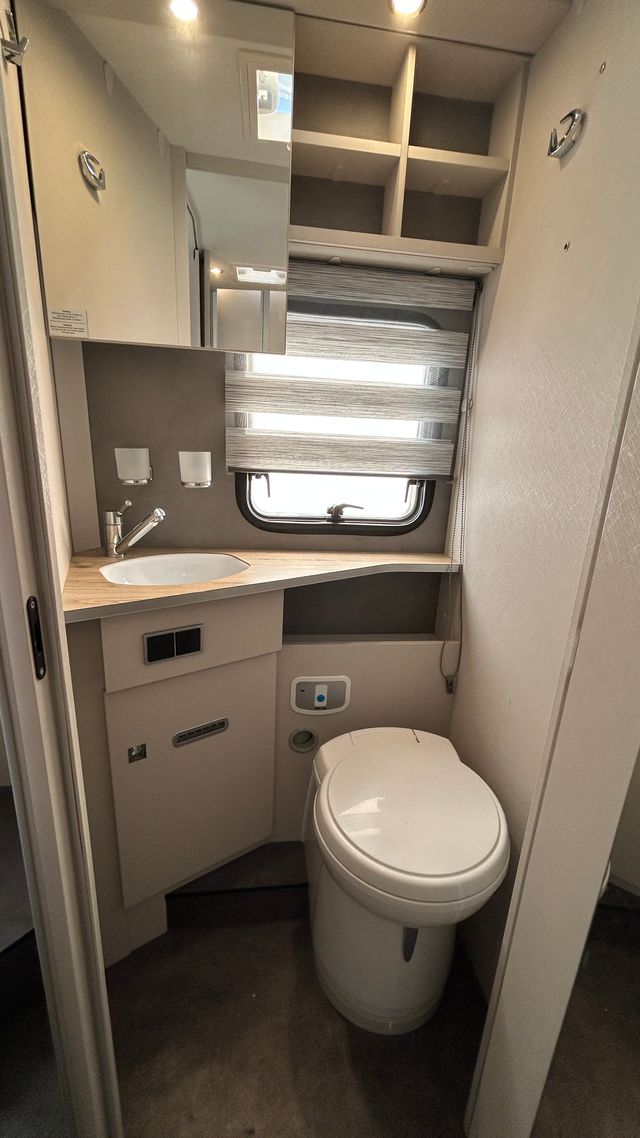 Autocaravana perfilada Dethleffs Trend 7057 Matic