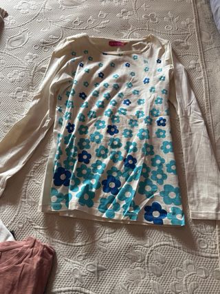 Lote Agatha Ruiz de la Prada , camiseta y medias