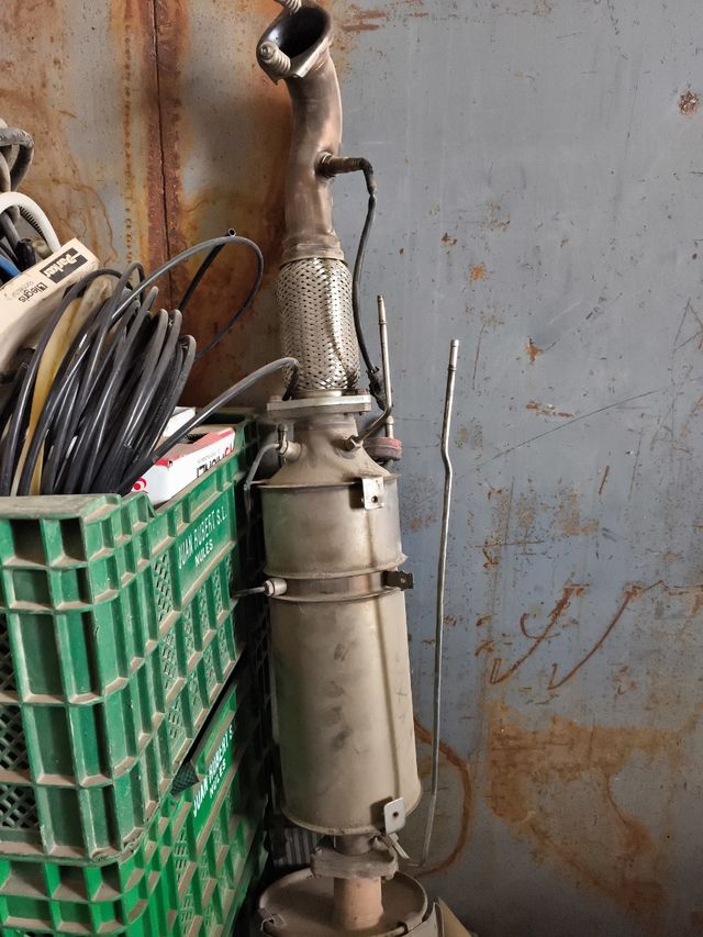 Túbo escape  furgoneta iveco