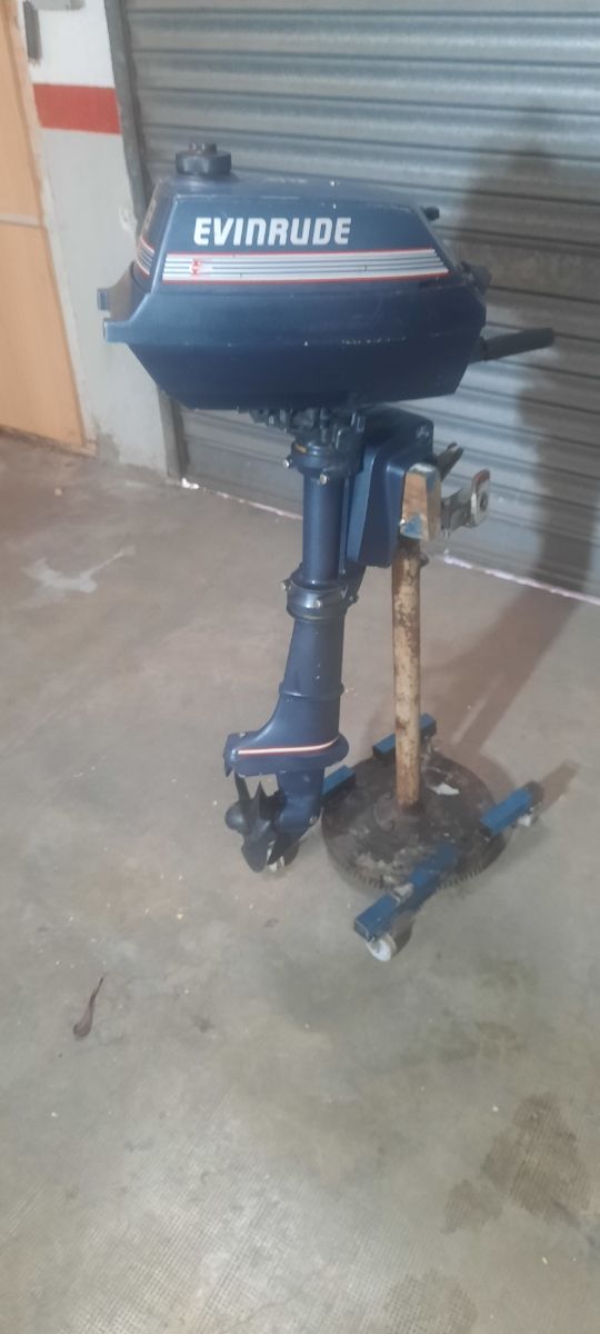Motor fueraborda Evinrude 3cv 2T Repasado