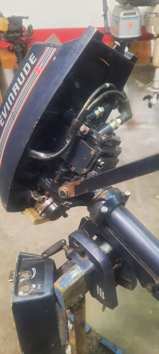 Motor fueraborda Evinrude 3cv 2T Repasado