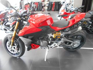 Ducati Streetfighter V2S roja