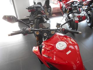 Ducati Streetfighter V2S roja