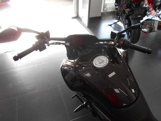 Ducati XDIAVEL V4 - Moto Impecable