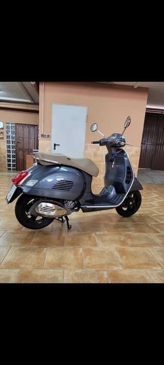 Vespa 300 GTS -ABS-ASR.Año 2016.33.000 km.Itv 2027