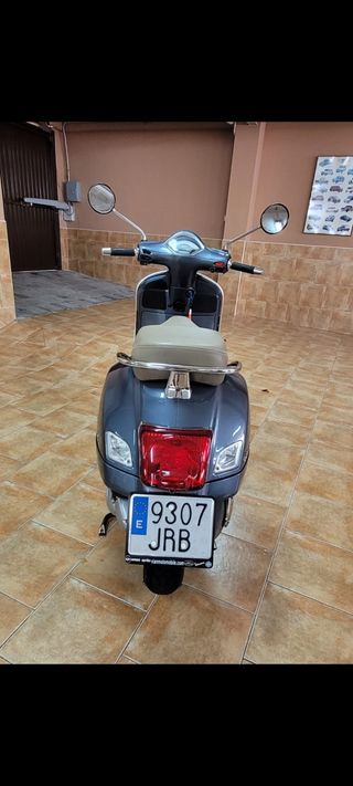 Vespa 300 GTS -ABS-ASR.Año 2016.33.000 km.Itv 2027