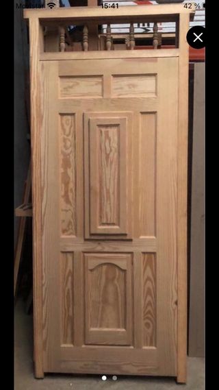 Puerta calle madera maciza