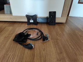 Soporte pared TV Hama