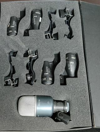 EQUIPO DE AUDIO PARA CONCIERTO COMPLETO