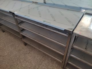 MESA BANDEJERA INDUSTRIAL DE 104 CM