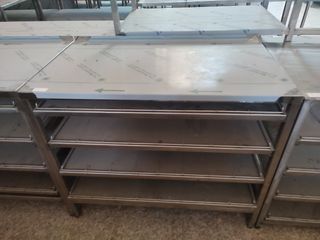 MESA BANDEJERA INDUSTRIAL DE 104 CM